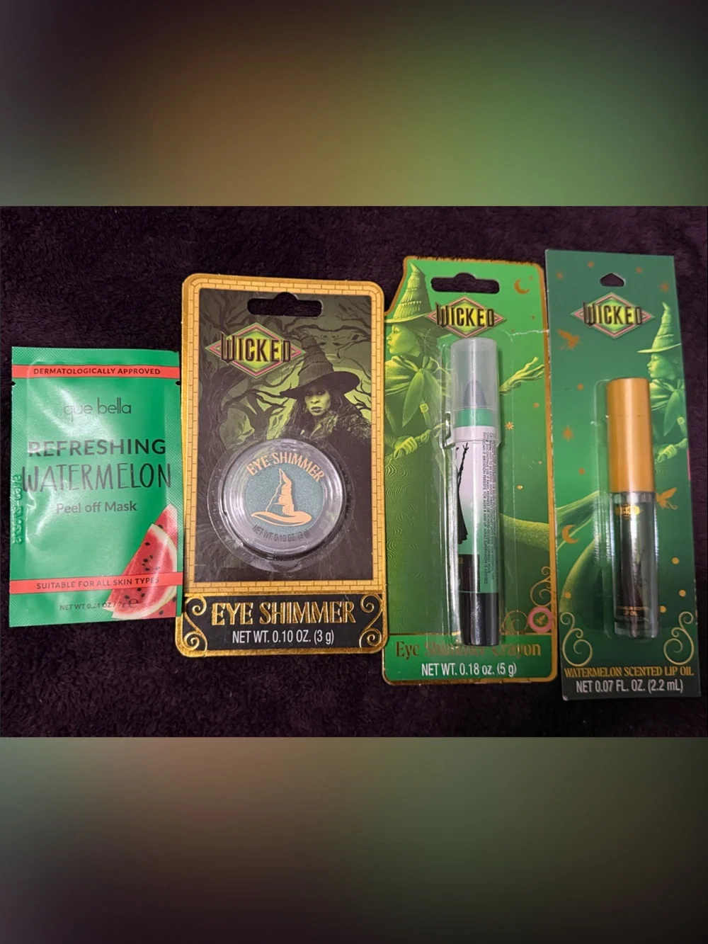 Wicked Collection Green Eye Shimmer & Lip Duo, que Bella watermelon face mask